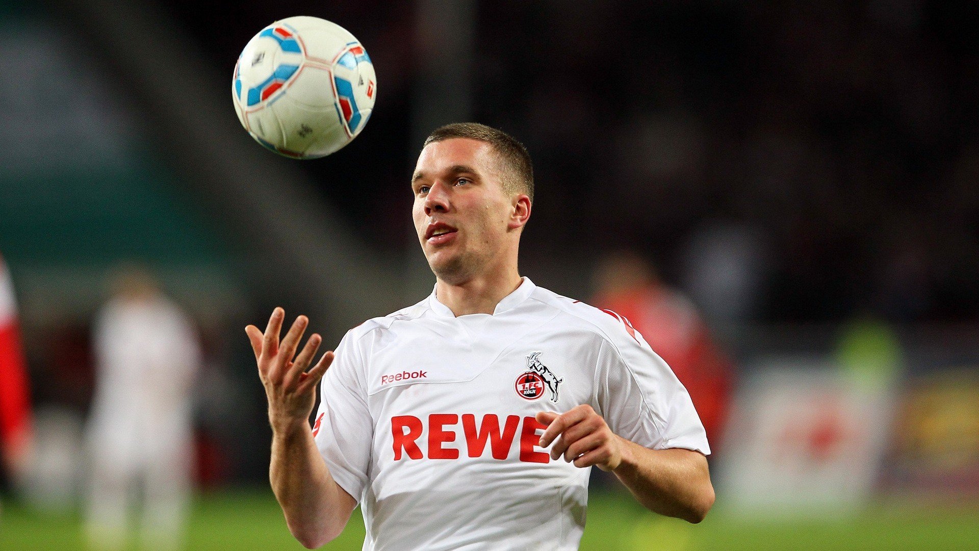 体育新闻中心推动体育视频内容自动生成技术，体育视频标题